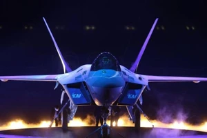 Hàn Quốc trình làng tiêm kích nội địa thế hệ mới. Ảnh: REUTERS