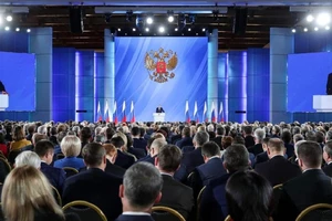 Tổng thống Nga Vladimir Putin đọc thông điệp liên bang trước lưỡng viện Quốc hội Liên bang Nga hôm 21-4. Ảnh: DUMA QUỐC GIA NGA