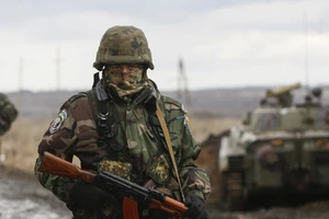 Mặc Nga rút quân, quân đội Ukraine vẫn cảnh giác cao độ