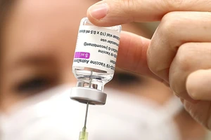 Vaccine ngừa COVID-19 của AstraZeneca (Anh). Ảnh: REUTERS