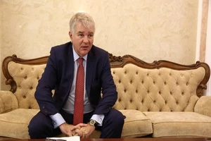 Đại sứ Nga tại Pháp Alexey Meshkov. Ảnh: TASS