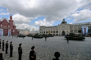 Buổi tổng duyệt ngày 7-5 chuẩn bị cho lễ duyệt binh nhân ngày Chiến thắng năm 2021. Ảnh: TÂN HOA XÃ