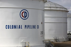 Một khu bể chứa thuộc hệ thống ống dẫn dầu Colonial Pipeline tại bang Alabama (Mỹ). Ảnh: BLOOMBERG