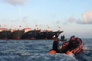 Các tàu Trung Quốc hiện diện trái phép tại khu vực tranh chấp ở Biển Đông. Ảnh: GMA