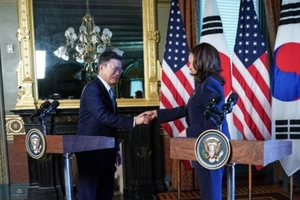 Phó Tổng thống Mỹ Kamala Harris có cuộc gặp với Tổng thống Hàn Quốc Moon Jae-in tại thủ đô Washington D.C hôm 21-5.
