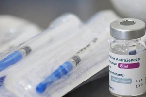 Vaccine ngừa COVID-19 của hãng AstraZeneca (Anh). Ảnh: REUTERS