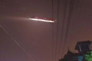 UFO được phát hiện tại căn cứ không quân ở Thương Châu, tỉnh Hà Bắc vào ngày 19-10-1998. Ảnh: ABC NEWS