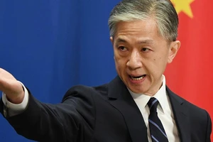 Trung Quốc phản ứng 'gắt' việc Mỹ đưa 59 công ty vào danh sách đen. Ảnh: REUTERS