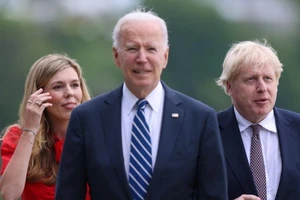 Ông Biden, ông Johnson cam kết hỗ trợ điều tra độc lập COVID-19 tại TQ. Ảnh: EPA-EFE