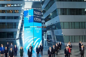 Các lãnh đạo NATO chụp ảnh "gia đình" tại hội nghị ở Brussels hôm 14-6. Ảnh: EPA-EFE