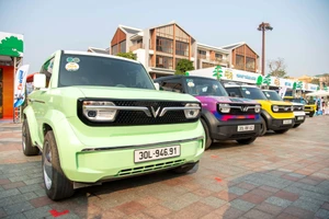 Dàn VinFast VF 3 “đủ hình, đủ kiểu” làm nóng không khí ngày hội sáng tạo cả 3 miền