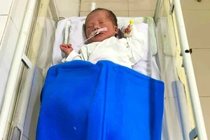 Tìm thân nhân bé sơ sinh bị bỏ rơi ở Nha Trang 