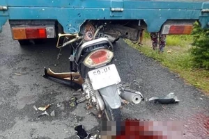 Tông đuôi xe tải, hai thiếu niên thương vong