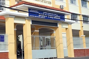 Thu hồi bài kiểm tra do con giám đốc sở bị điểm kém?