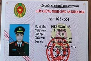 Khởi tố đại tá giả đến công an huyện thăm công an thật