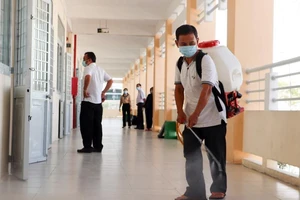 Cần Thơ phun thuốc diệt khuẩn ở trường học, ngừa virus Corona
