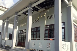 Sập mái hội trường ở Hậu Giang: Phòng ban xin rút kinh nghiệm 