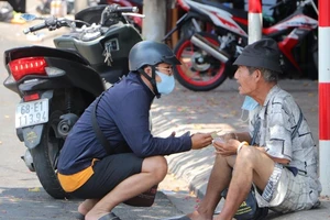 Tình người miền Tây trong dịch COVID-19