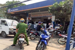 Xử lý 6 cửa hàng xăng dầu nghỉ bán không xin phép