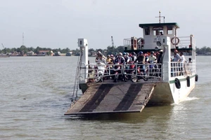 Giám đốc Sở GTVT Cần Thơ giải thích về việc cấm đò ngang