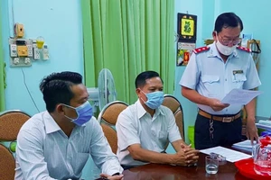 Niêm yết quyết định xử phạt người thông tin sai trên Facebook