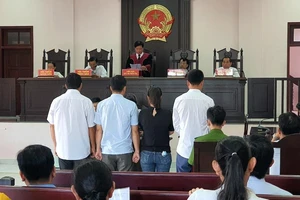 Hoãn xử vụ lập quỹ đen tại Chi cục Văn thư lưu trữ Hậu Giang