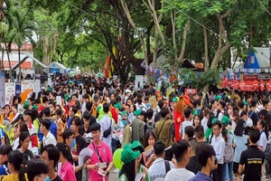 Tưng bừng ngày hội tư vấn tuyển sinh – hướng nghiệp Cần Thơ