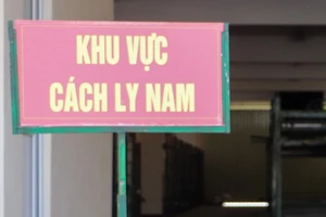 Bị phạt 3,5 triệu vì leo rào trốn khỏi khu cách ly tập trung