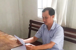 Bị can Lê Văn Trứ tại công an. Ảnh: C.ANH