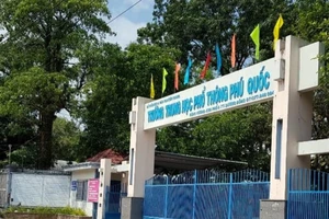 Thông tin mới vụ phó chủ tịch xã đăng ký thi tốt nghiệp THPT