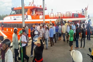 Dừng các chuyến tàu, phà đi và đến Phú Quốc