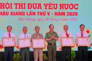 Thứ trưởng Bộ Công an dự Đại hội thi đua yêu nước Hậu Giang