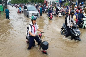 Video: Nỗi khổ của người dân mùa 'nước ngập'