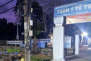 Lấy mẫu người đàn ông tử vong trên xe xét nghiệm COVID-19