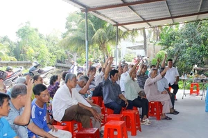 100% cử tri nơi ông Đồng Văn Thanh cư trú thống nhất ông ứng cử đại biểu HĐND tỉnh. Ảnh: PT