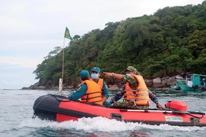 Bộ đội Biên phòng căng mình nơi cực Tây Nam chống dịch COVID-19