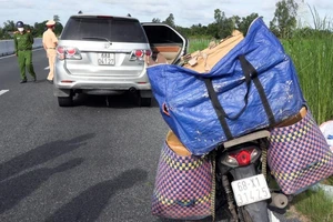 Thủ đoạn mới buôn lậu thuốc lá trên Lộ Tẻ - Rạch Sỏi