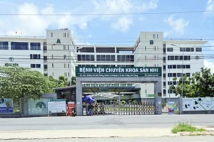 Bác sĩ trốn về quê thắp nhang ngày giỗ cha đã mắc COVID-19