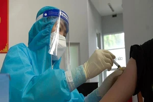 Các tỉnh miền Tây tăng tốc tiêm vaccine phòng COVID-19