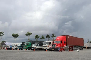 Doanh nghiệp ‘kêu trời’ về quy định mới vận chuyển hàng hóa vào Cần Thơ 