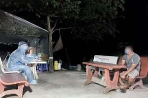 Xe đi luồng xanh chở thuê người từ Bình Dương về Hậu Giang