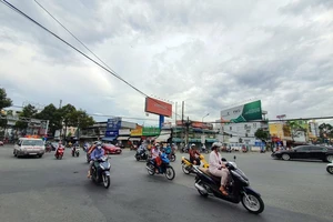 Cận cảnh ngày đầu tiên Cần Thơ nới lỏng giãn cách 