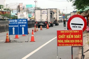 Chốt cửa ngõ vào Hậu Giang liên tiếp phát hiện xe luồng xanh chở người