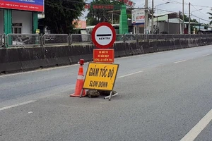 Hậu Giang lập chốt khai báo y tế người đi xe máy vào địa phương