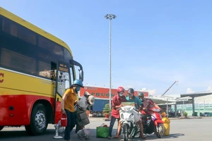 Cần Thơ: Xe khách đi, đến 15 địa phương nhưng bến xe vẫn vắng