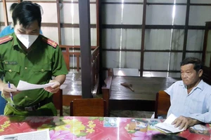 Bị khởi tố vì chiếm lại đất đã cho