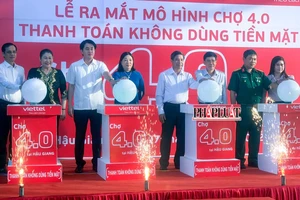 Hậu Giang ra mắt chợ 4.0 thanh toán không dùng tiền mặt