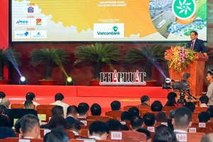 Thủ tướng: Nhà đầu tư đừng cam kết ngàn tỉ rồi không làm