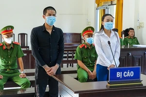 Đưa ma túy đá cho bạn gái cất giữ, cả hai chia nhau 21,5 năm tù