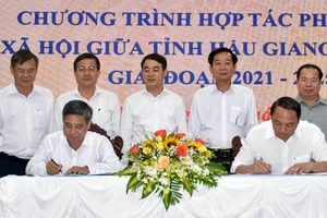 Kiên Giang và Hậu Giang ký kết Chương trình hợp tác phát triển